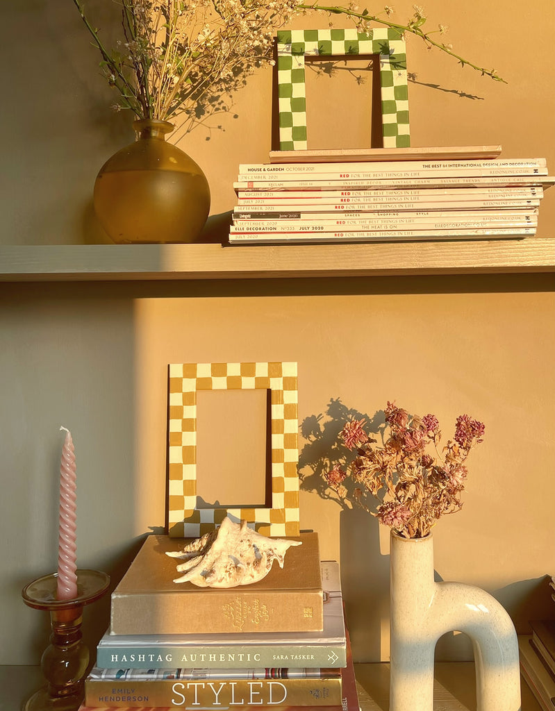 SMALL CHECKERBOARD FRAME