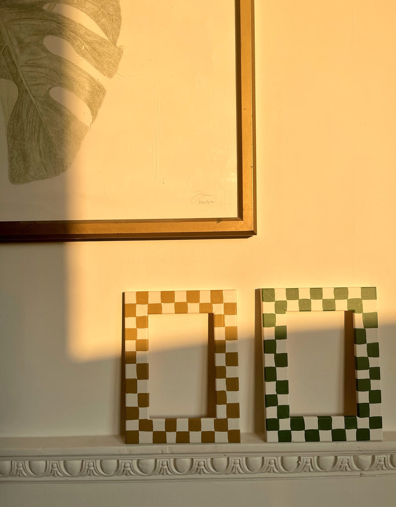 MINI CHECKERBOARD FRAME