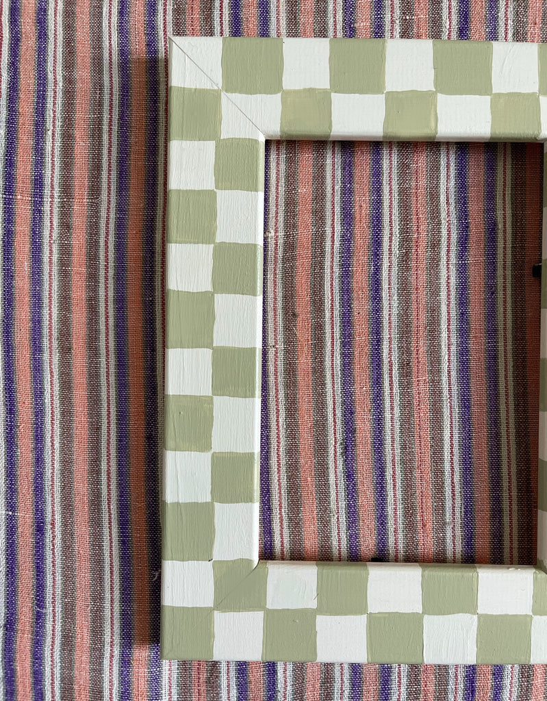 MINI CHECKERBOARD FRAME